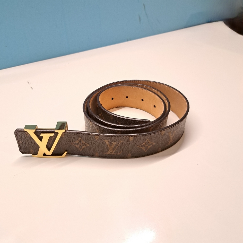 Louis Vuitton Initiales belt | Brown |    42 inches | Box and dust bag included
